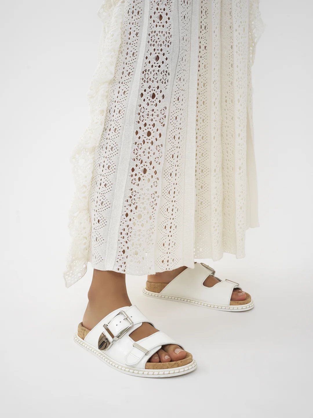 Chloé Clasp Details Slippers In White