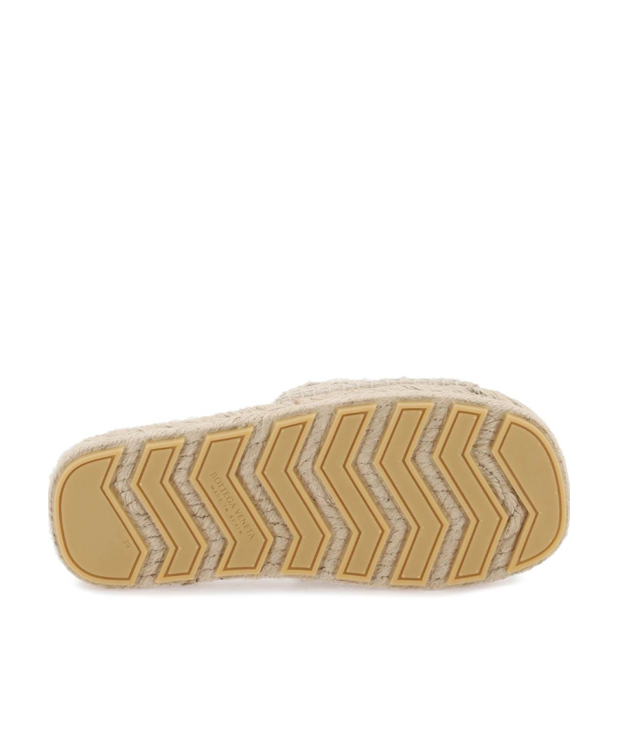 Bottega Veneta Round Head Flat-soled Slippers In Nude