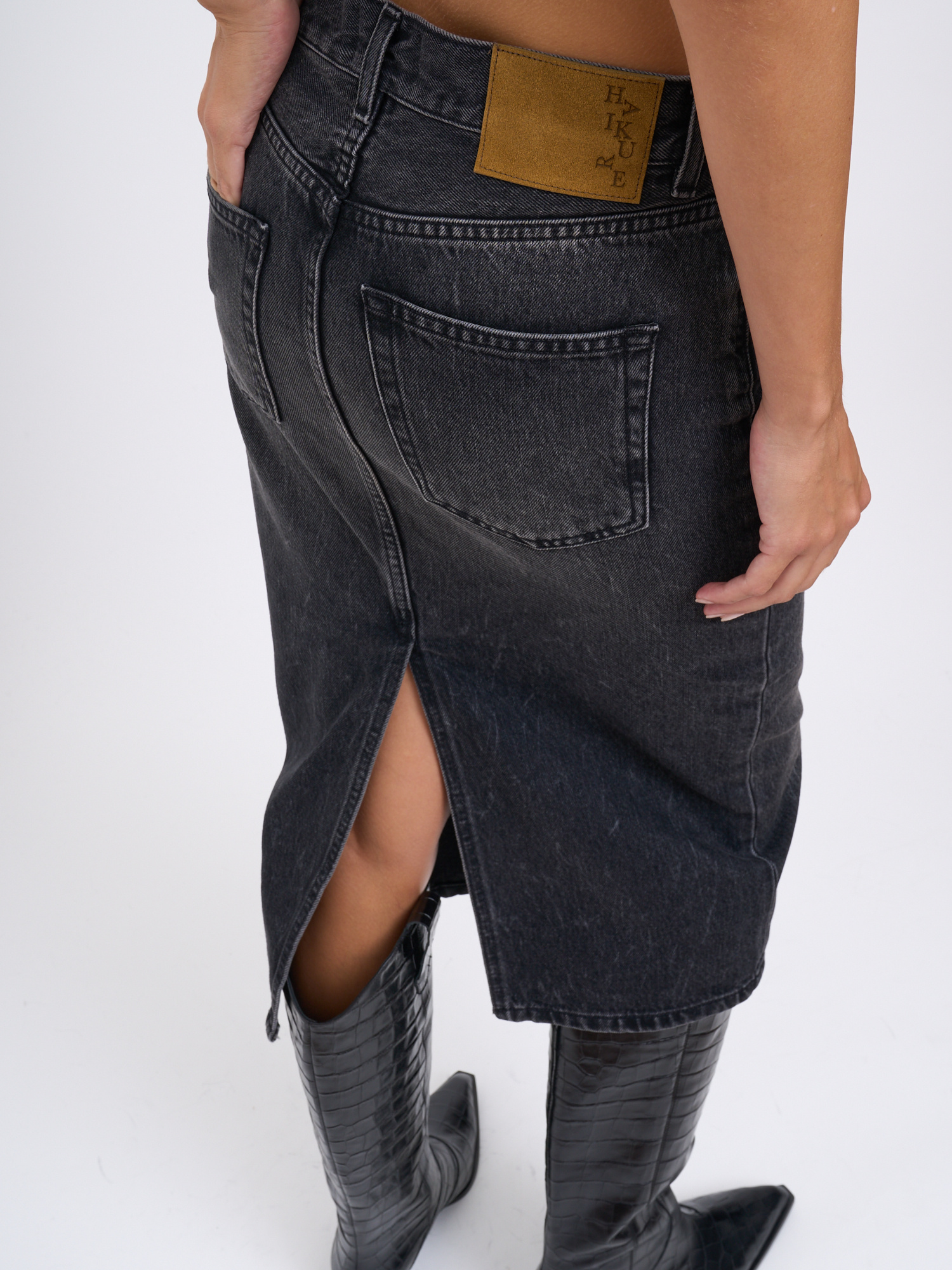 Haikure Five-pocket Denim Midi Skirt In Black