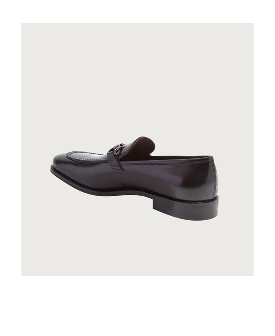 Ferragamo Logo Business Casual Shoes In Black