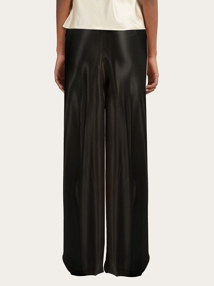 Ferragamo Loose Waist Casual Pants In Black