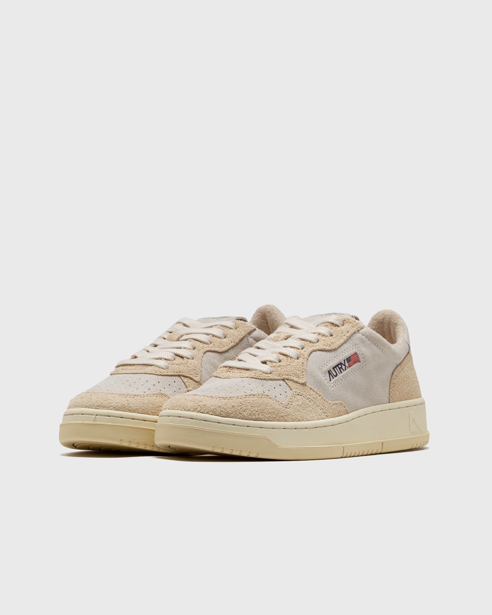 Shop Autry Medalist Low-top Sneakers In Nude