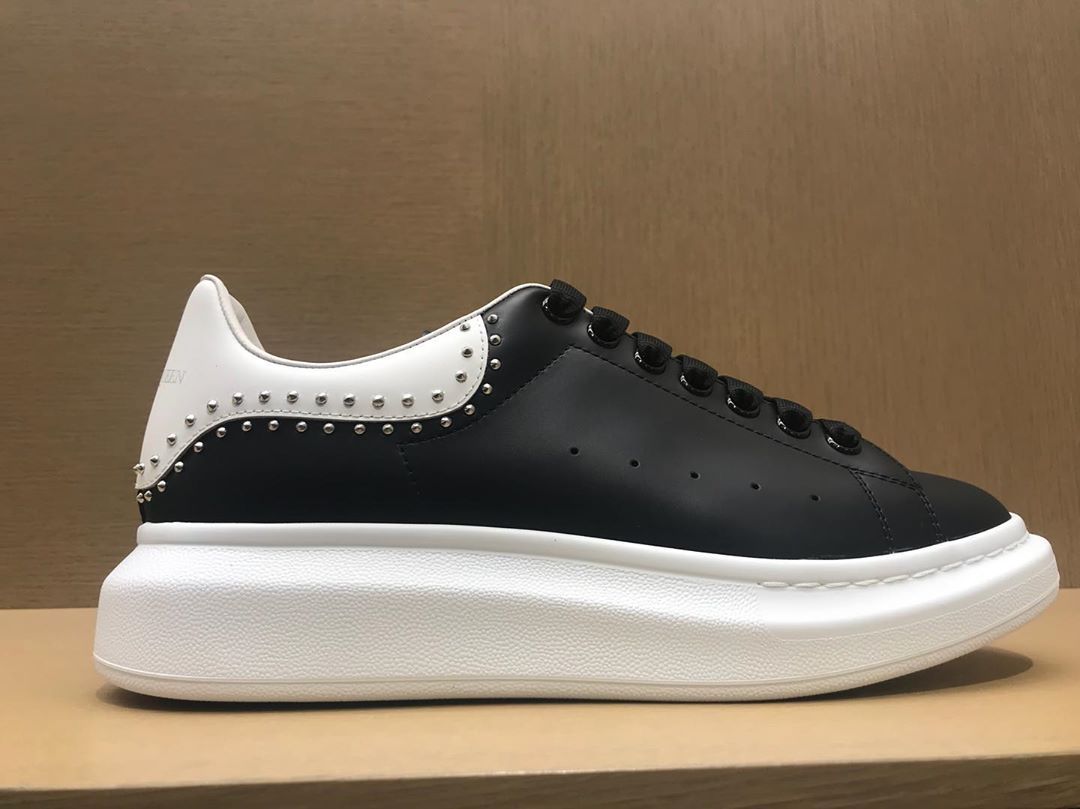 Alexander Mcqueen Alexander Mc Queen Larry Oversize Sneakers In Black