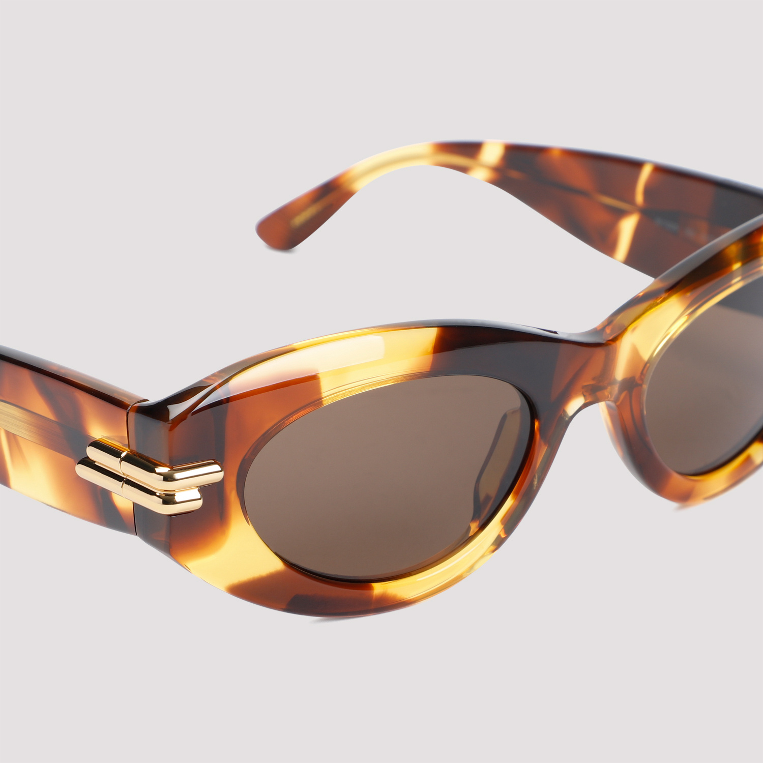 Bottega Veneta Logo Sunglasses In Gray