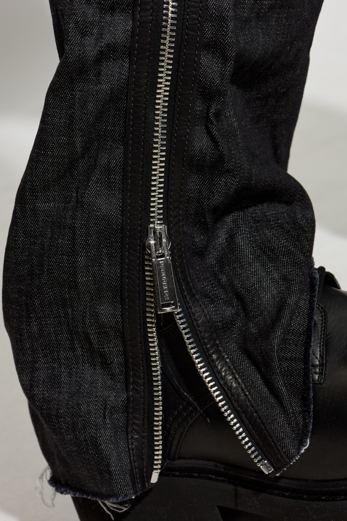 Dsquared2 Zippered Jeans Pants In Black