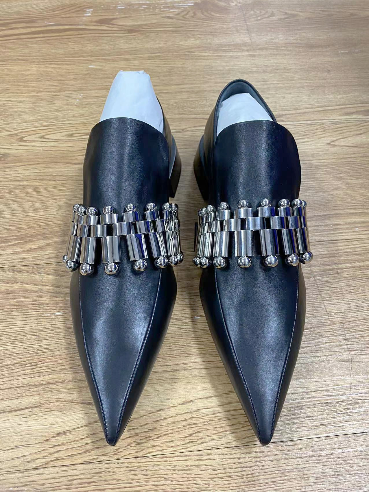 Jil Sander Silver Chain Pointed Flat Shoes In Blue