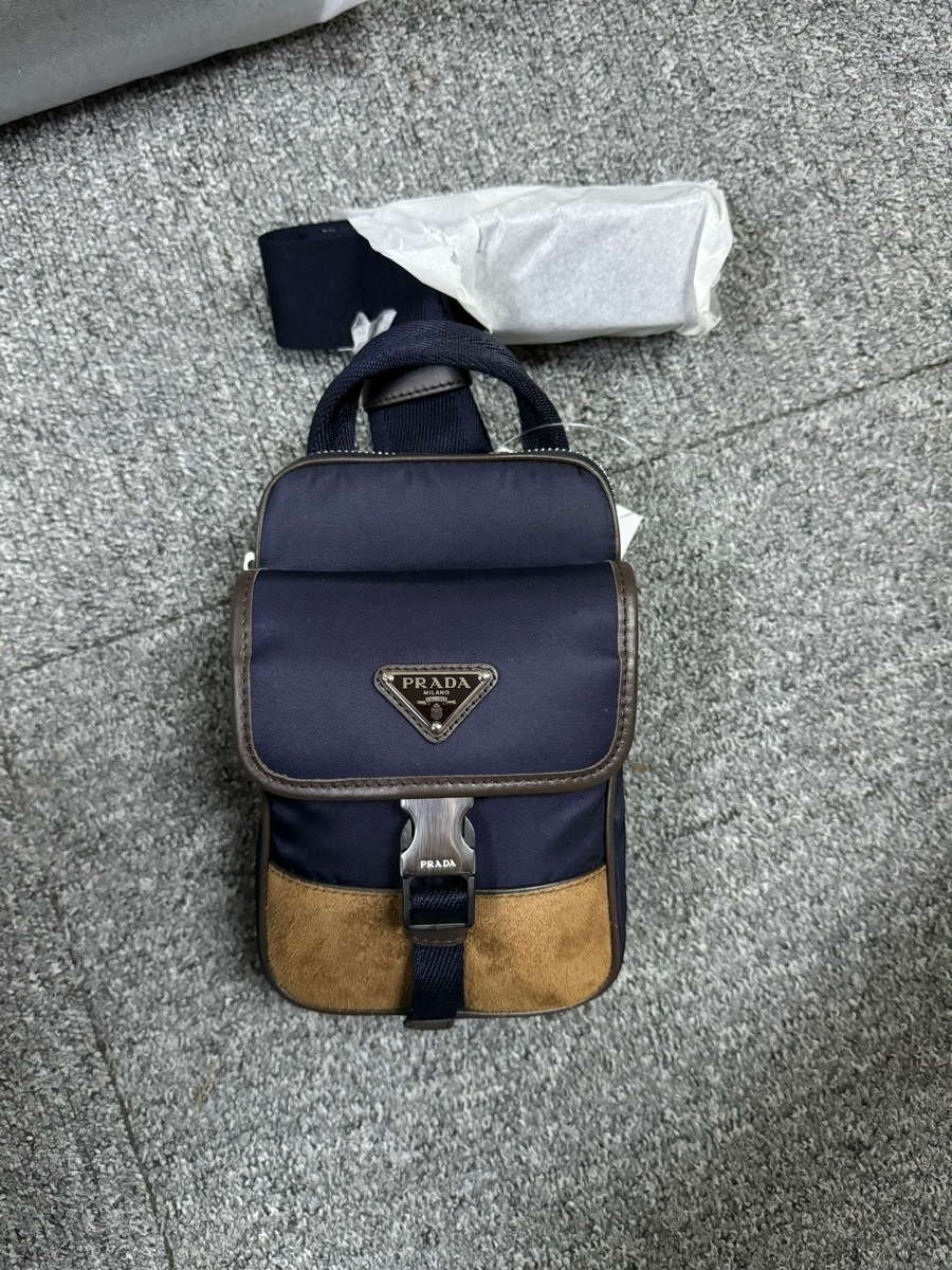 Prada Re-nylon And Leather Smartphone Case In Black