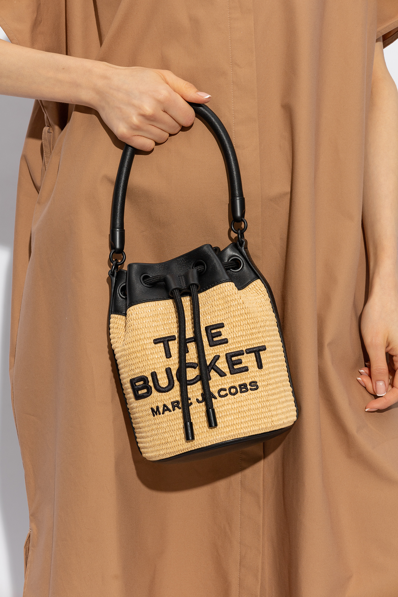Marc Jacobs The Bucket Raffia Effect Bag In Nude