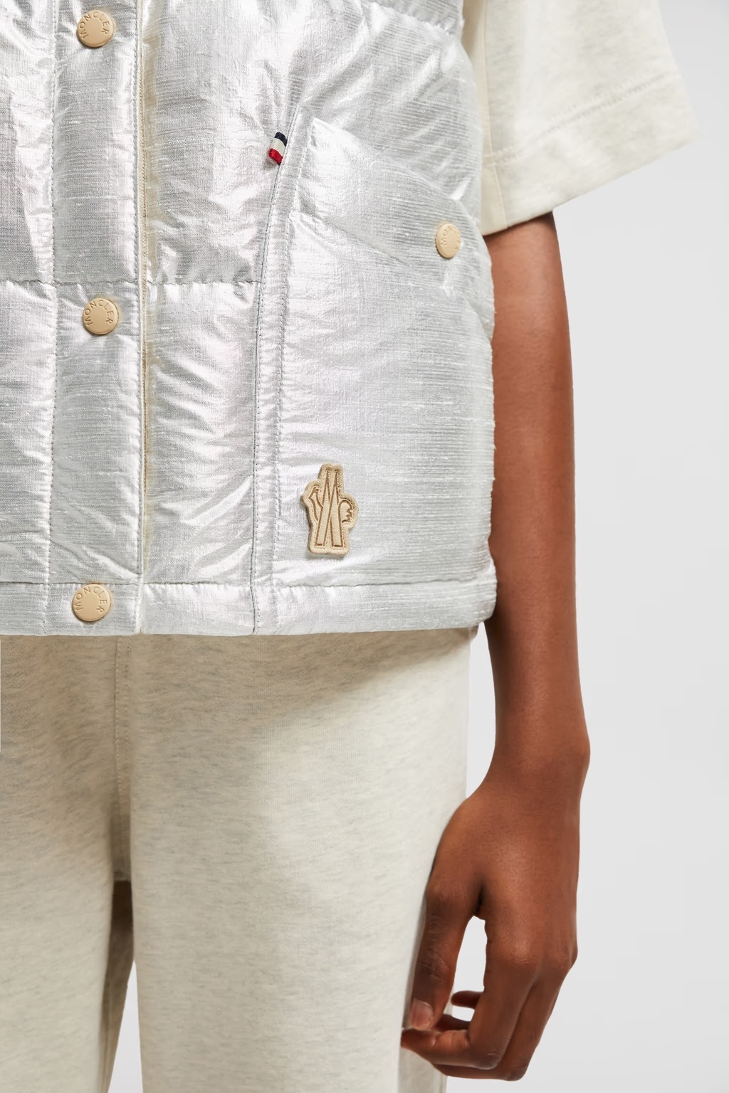 Moncler Doudoune Sans Manches En Lamé Pinchot In White