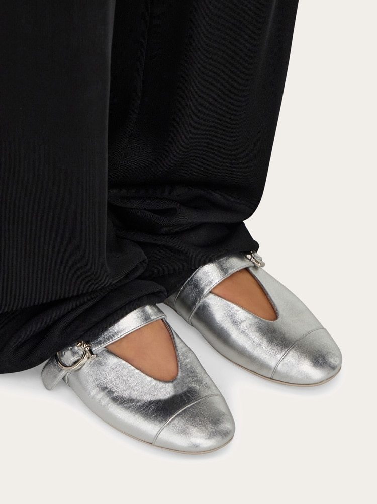 Ferragamo Gancini Ballet Flat In Silver