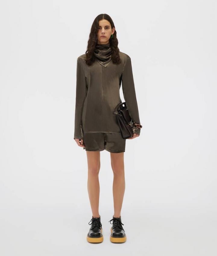 Bottega Veneta Satin Slouch Shorts In Green