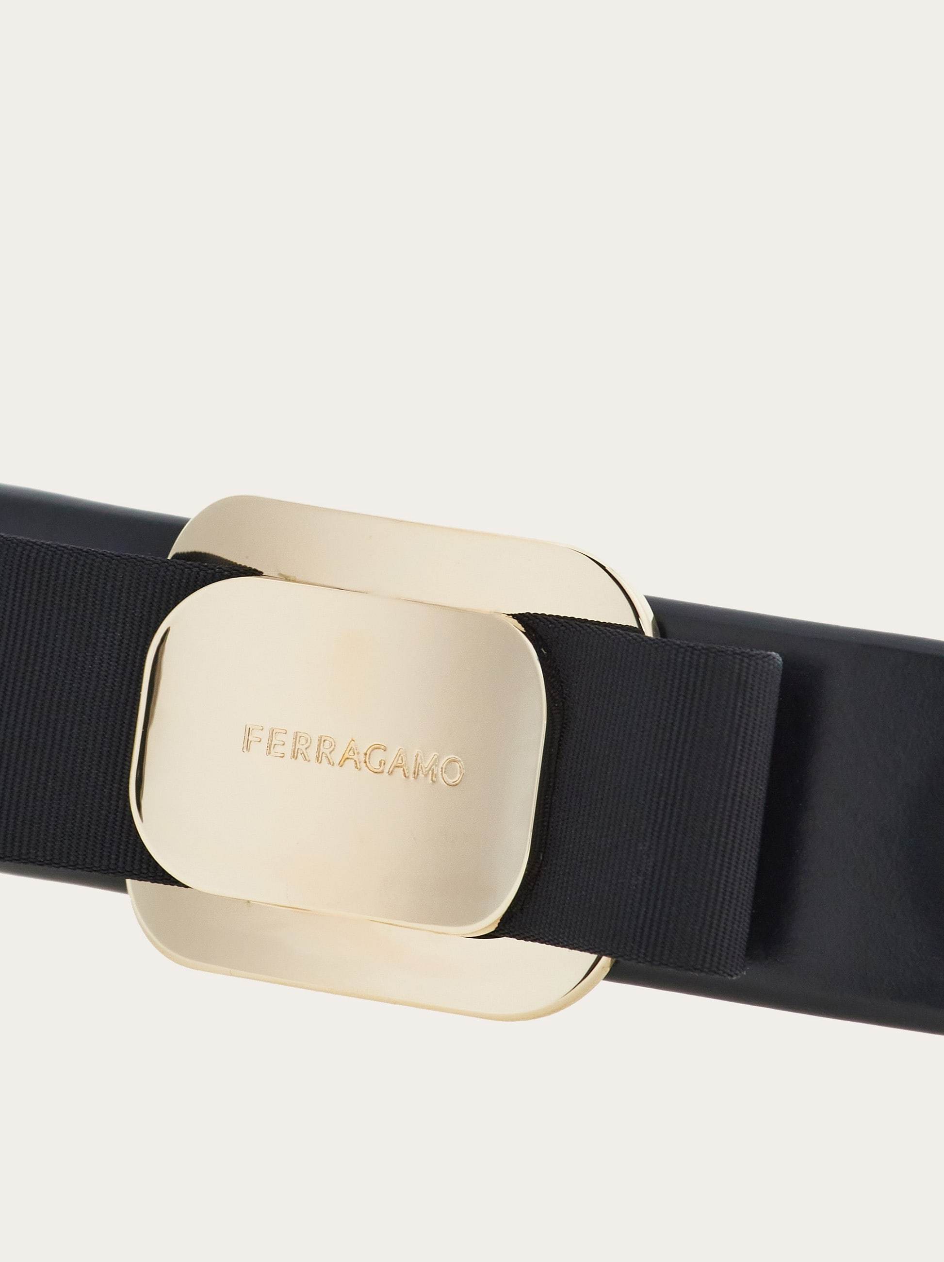 Ferragamo Vara Bow Leather Hair Clip In Black