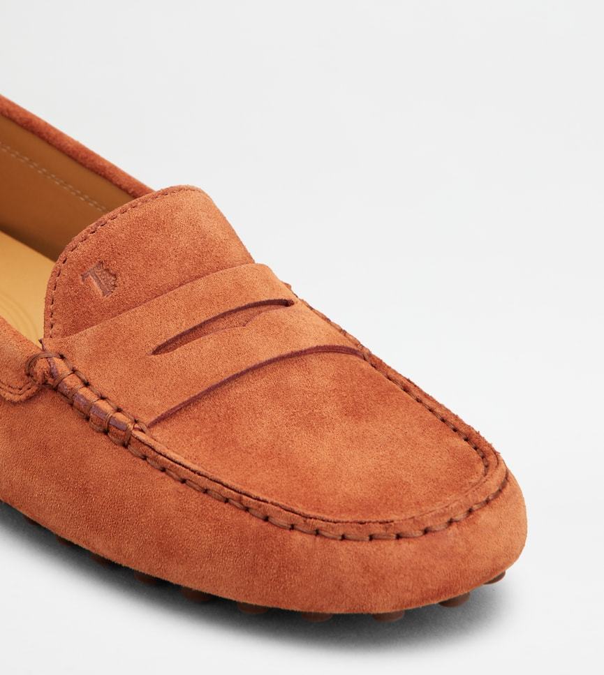 Tod's Gommino Flat Driving Shoes In Brown