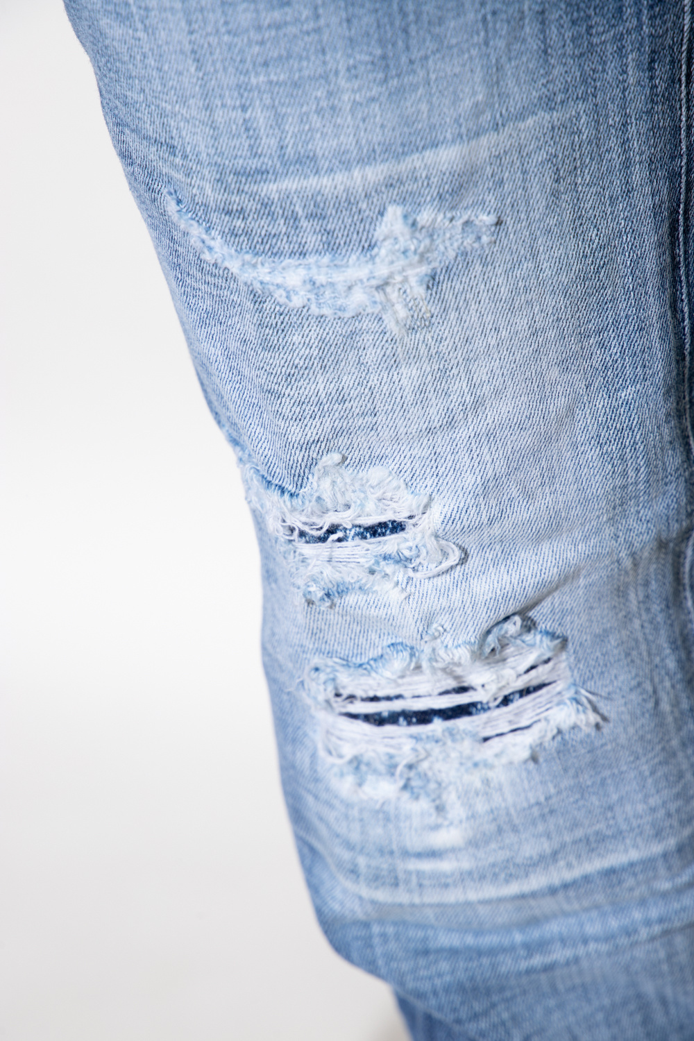 DSQUARED2 DISTRESSED-EFFECT TAPERED LEG
