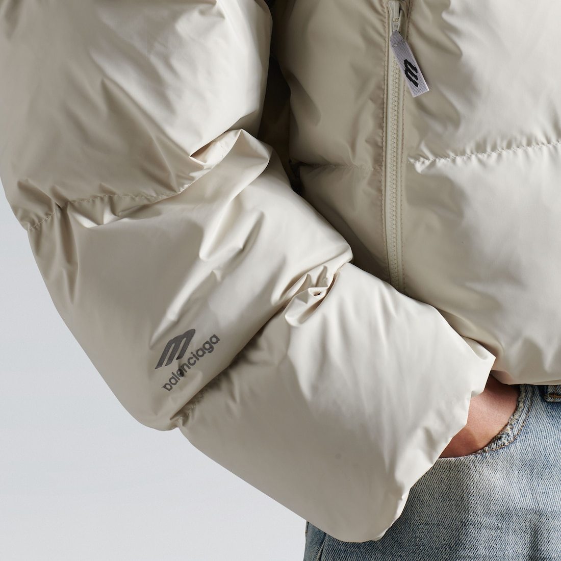 Balenciaga Women's Ski Puffer In Chalky White In White