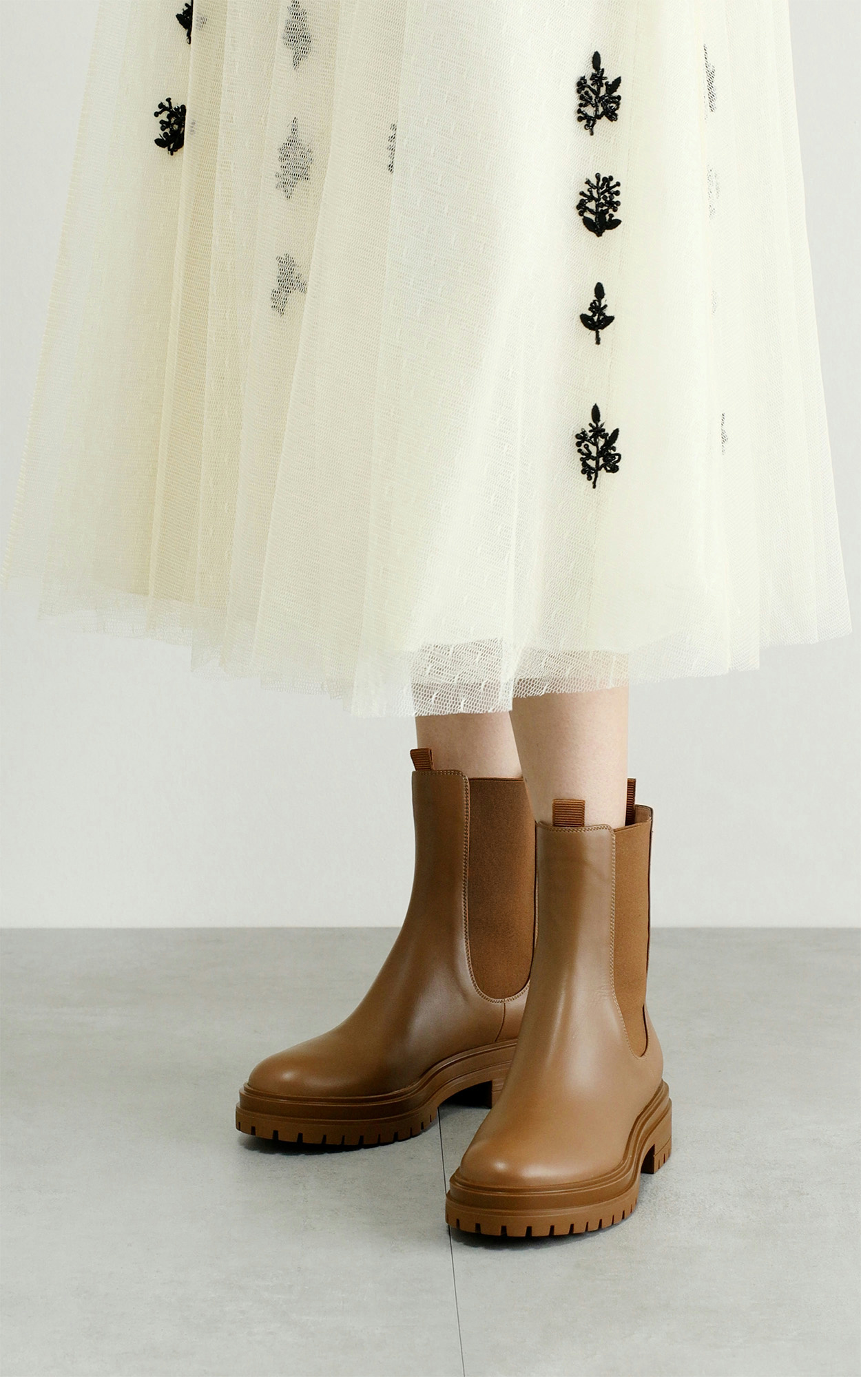 Gianvito Rossi Side Elastic Spliced Short Boots In Brown