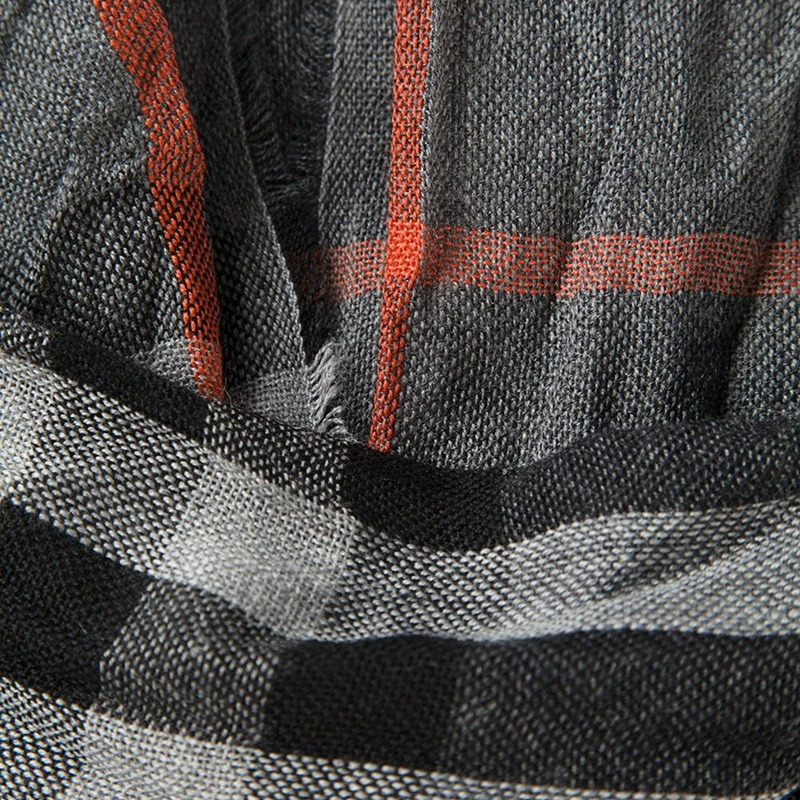 Burberry Checkered Scarf In Black