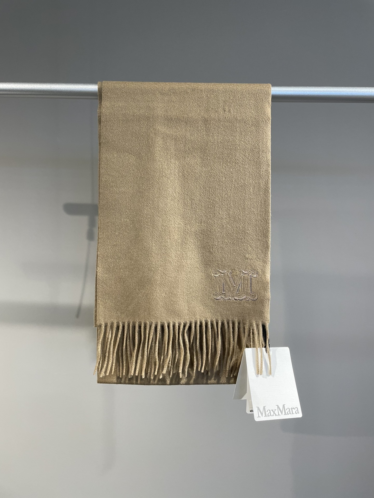 Max Mara Logo Cashmere Scarf In Nude