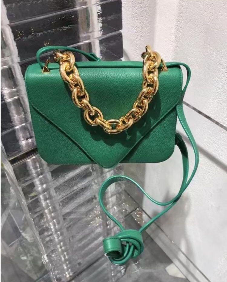 Bottega Veneta Beak Chain Tote Bag In Green