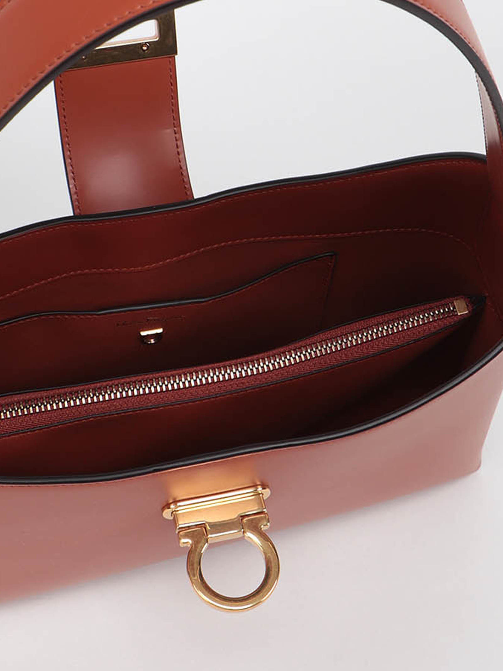 Ferragamo Trifolio Sml Baguette Bg In Brown
