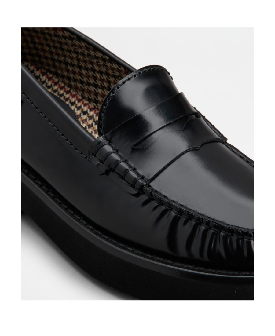 TOD'S TOD'S PENNY-SLOT ROUND TOE LOAFERS 