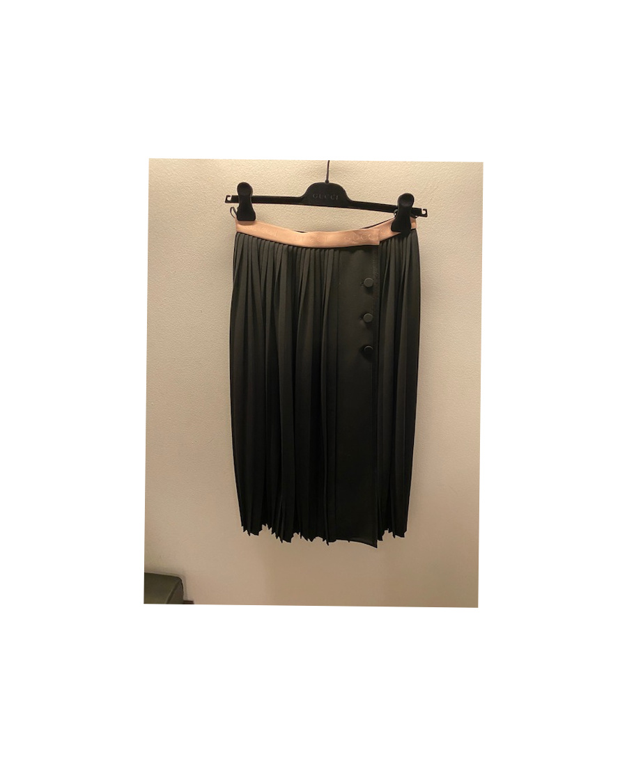 Gucci Logo Waistband Pleated Skirt In Black