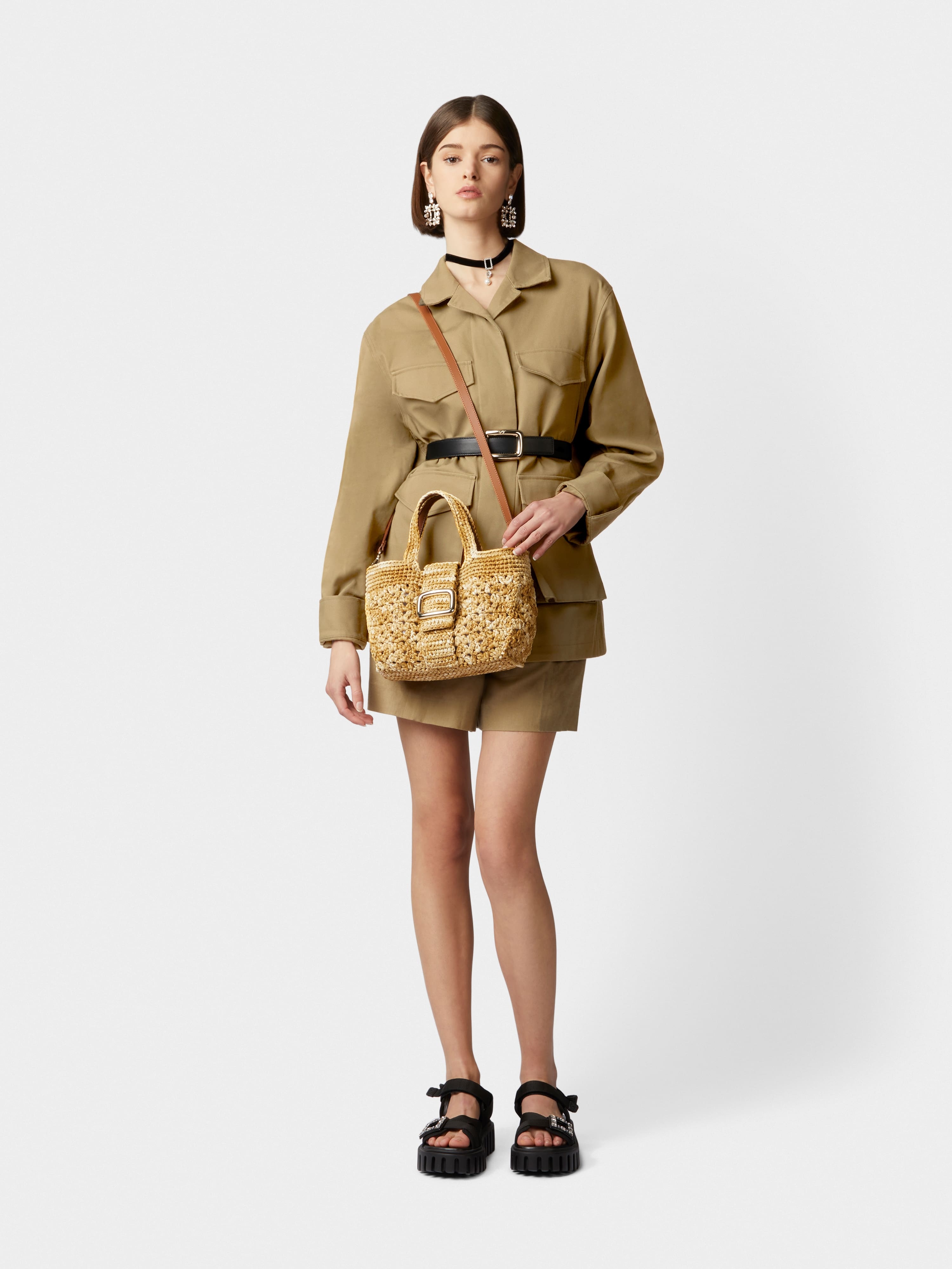 Roger Vivier Logo Engraved Woven Shoulder Bag In Nude