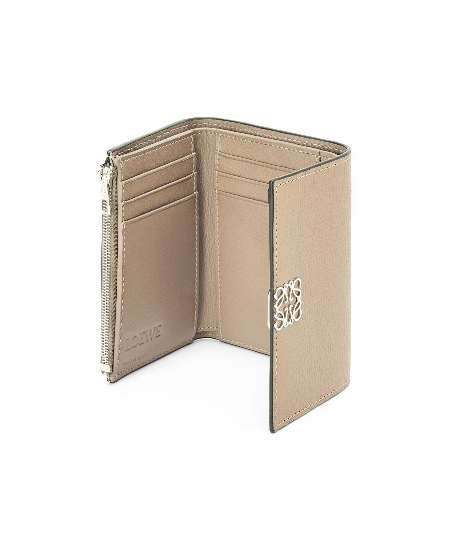 Loewe Anagram Small Vertical Wallet In Hammered Calfskin In Nude
