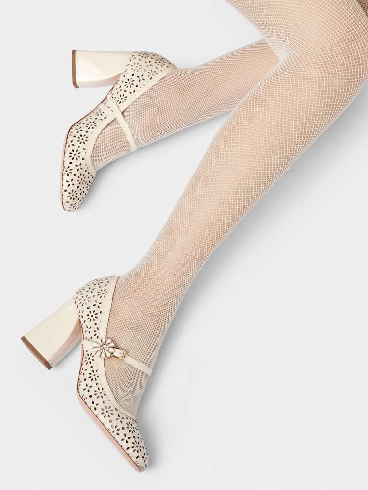 Roger Vivier Leather New Tres Viv Mary Jane Pumps 85 In Off-white