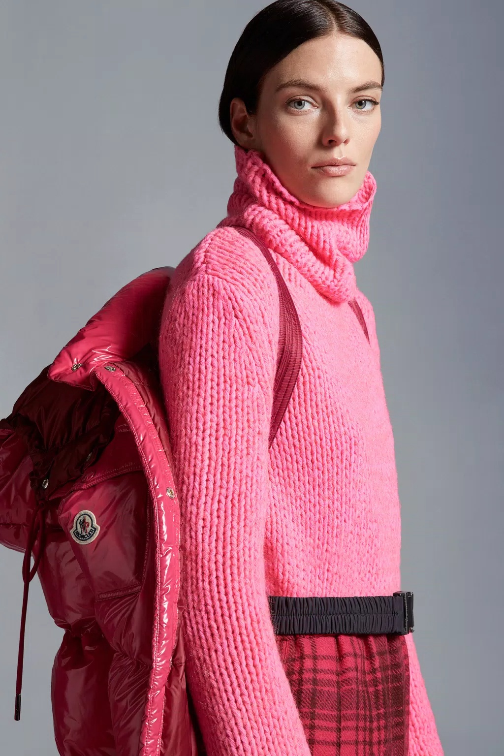 Moncler Karakorum Short Down Jacket Women In Red