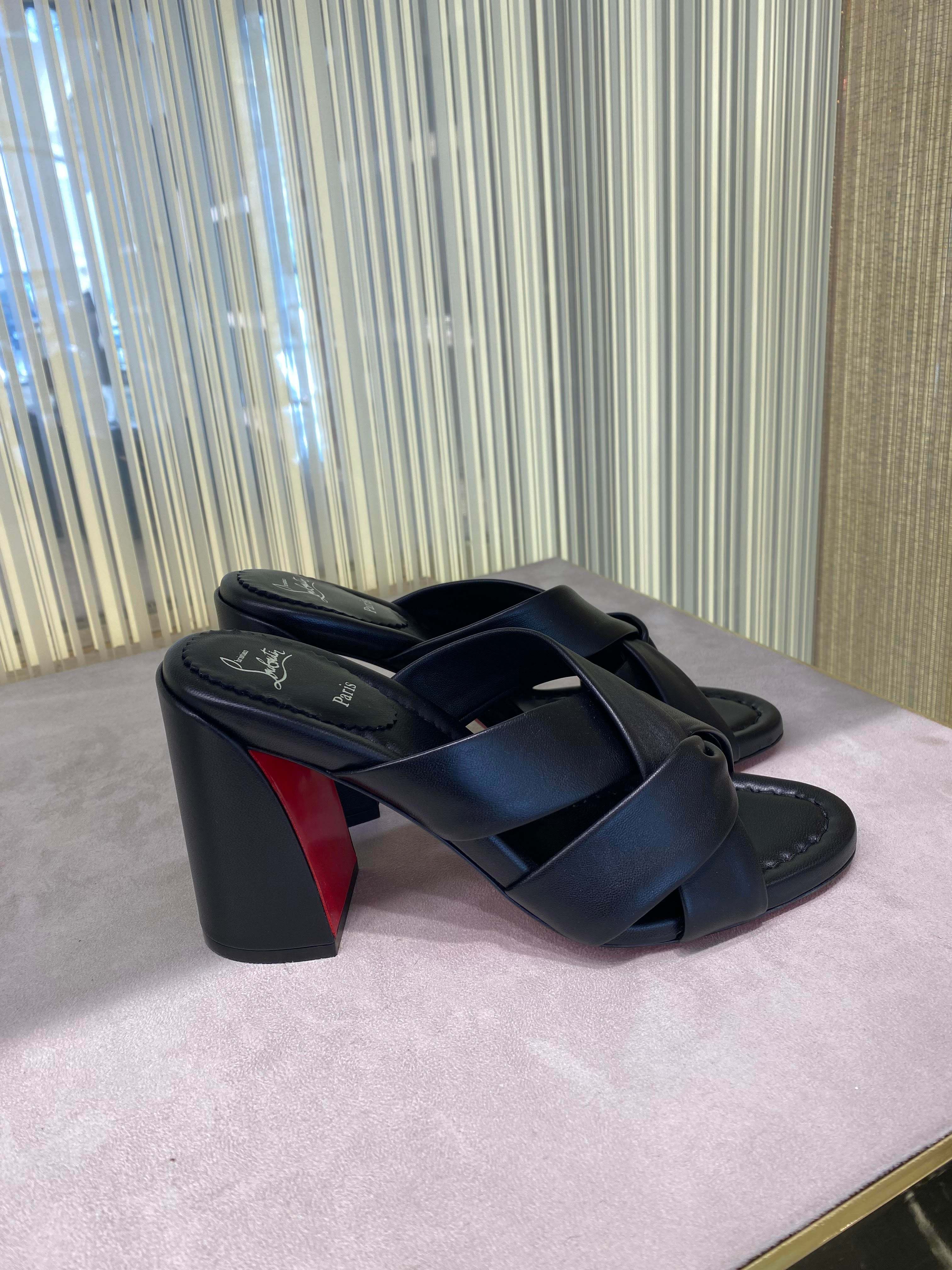 Christian Louboutin Round Head High-heeled Sandals In Black