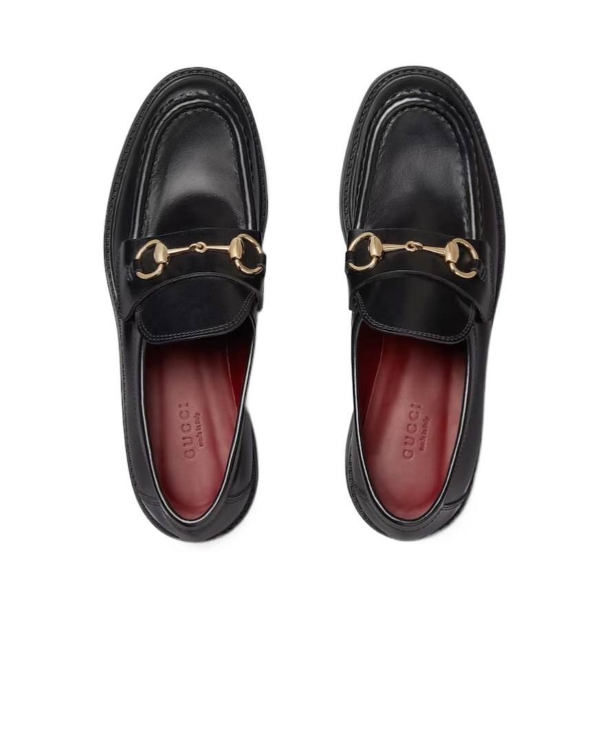 Gucci Logo-chain Leather Loafers In Black