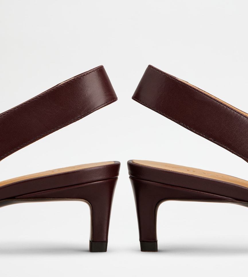 Tod's Pointed High Heels In Brown