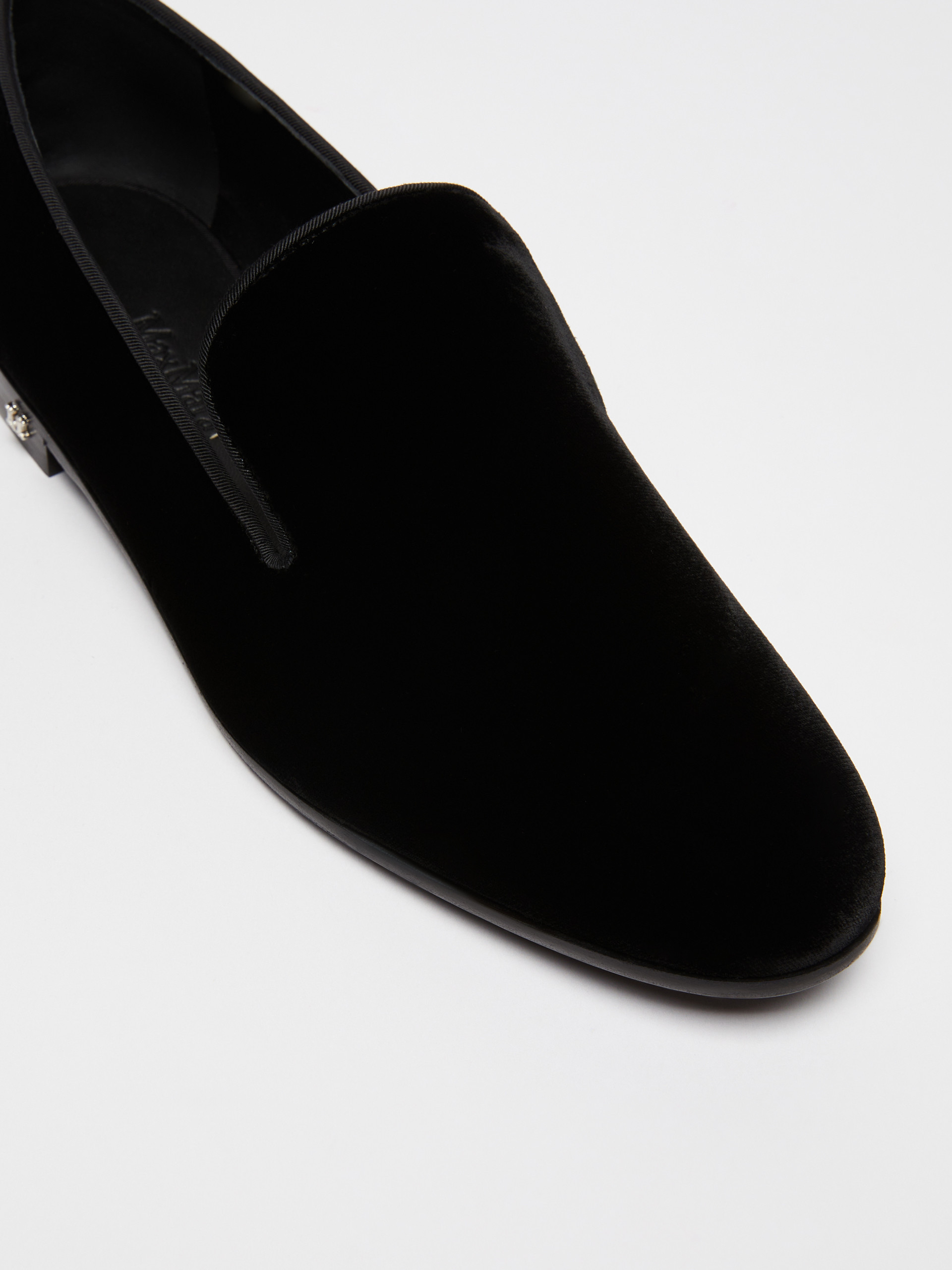Shop Max Mara Slip-on Flat Shoes In Black