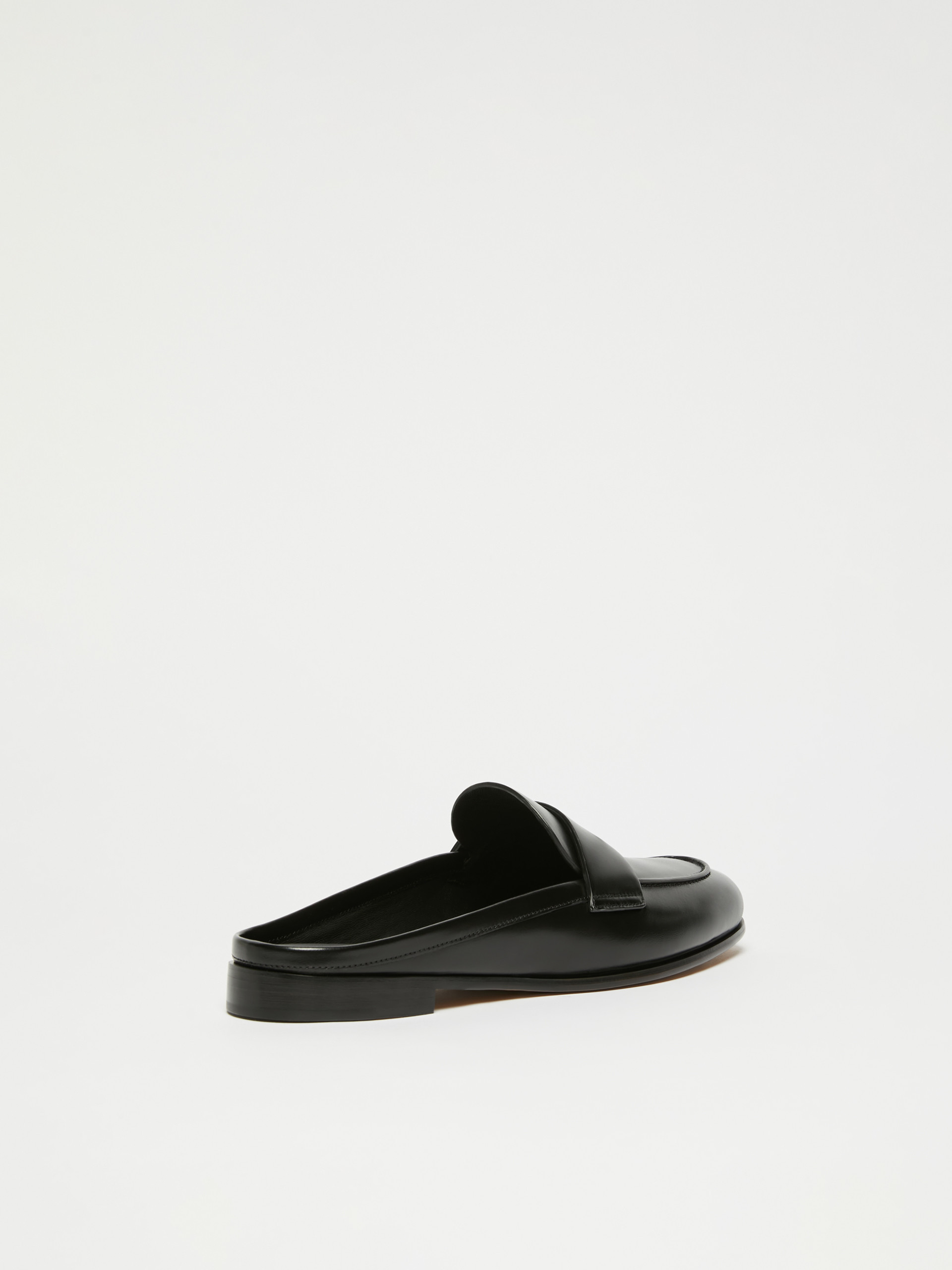 Max Mara Smooth Leather Mule Moccasins In Black