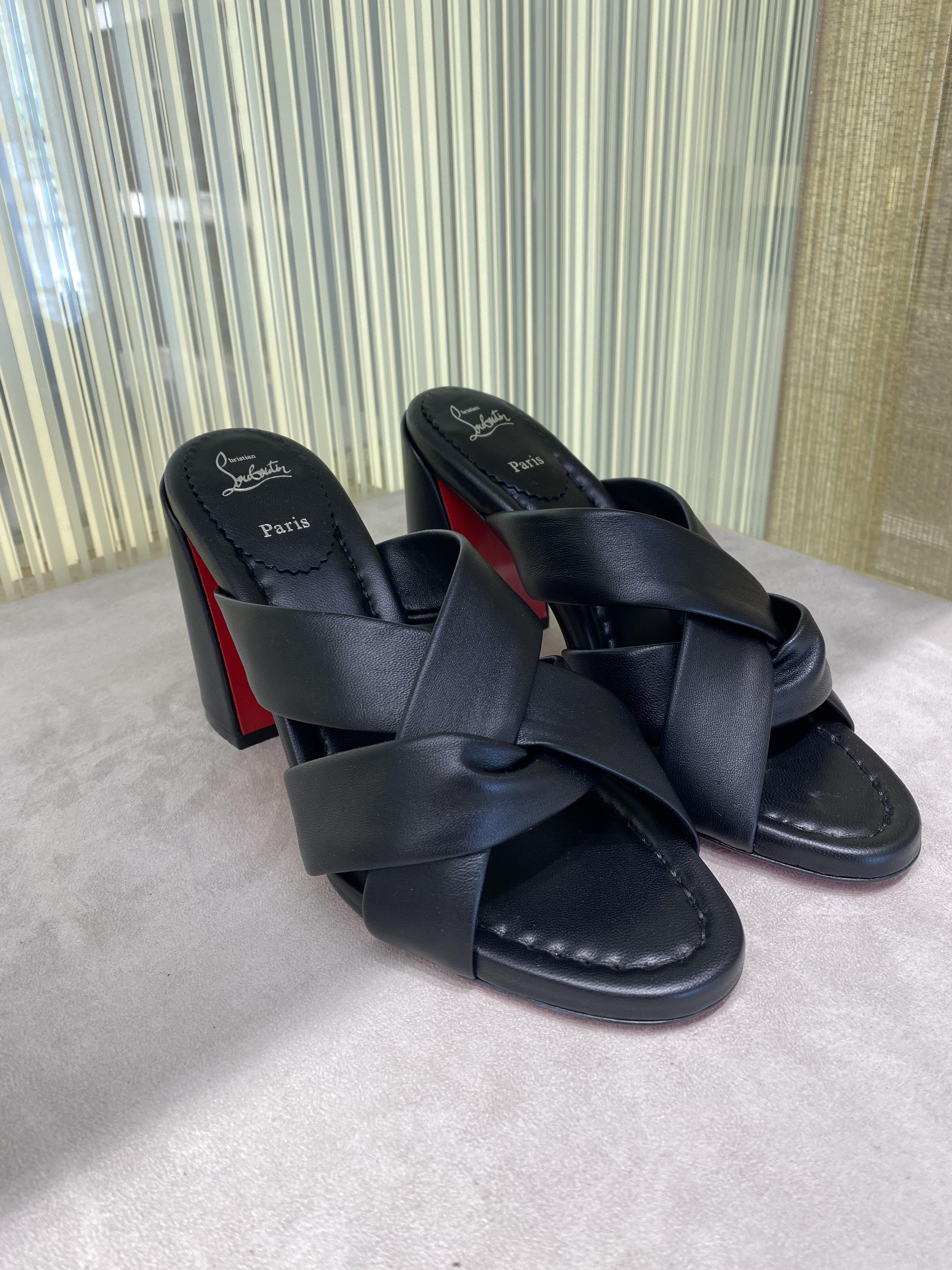 Christian Louboutin Round Head High-heeled Sandals In Black