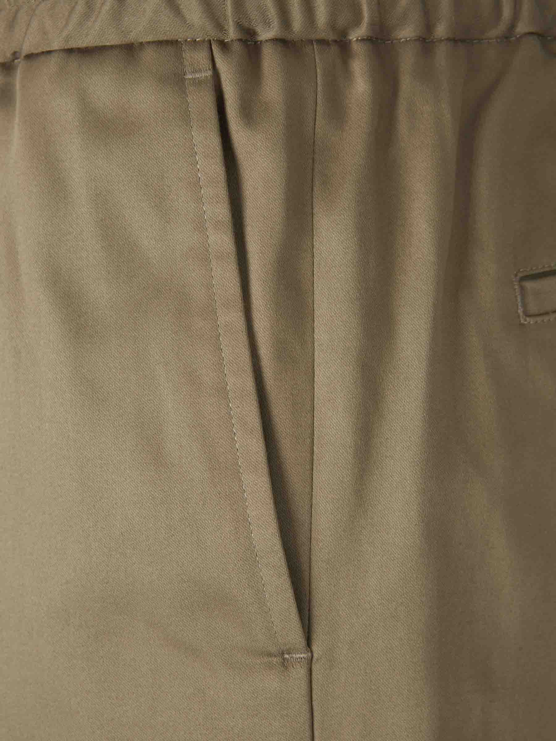 Ami Alexandre Mattiussi Elastic Waist Shorts In Nude