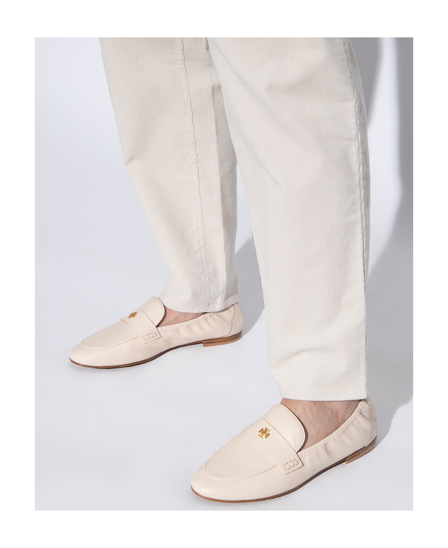 Shop Tory Burch Logo-plaque Loafers In Nude