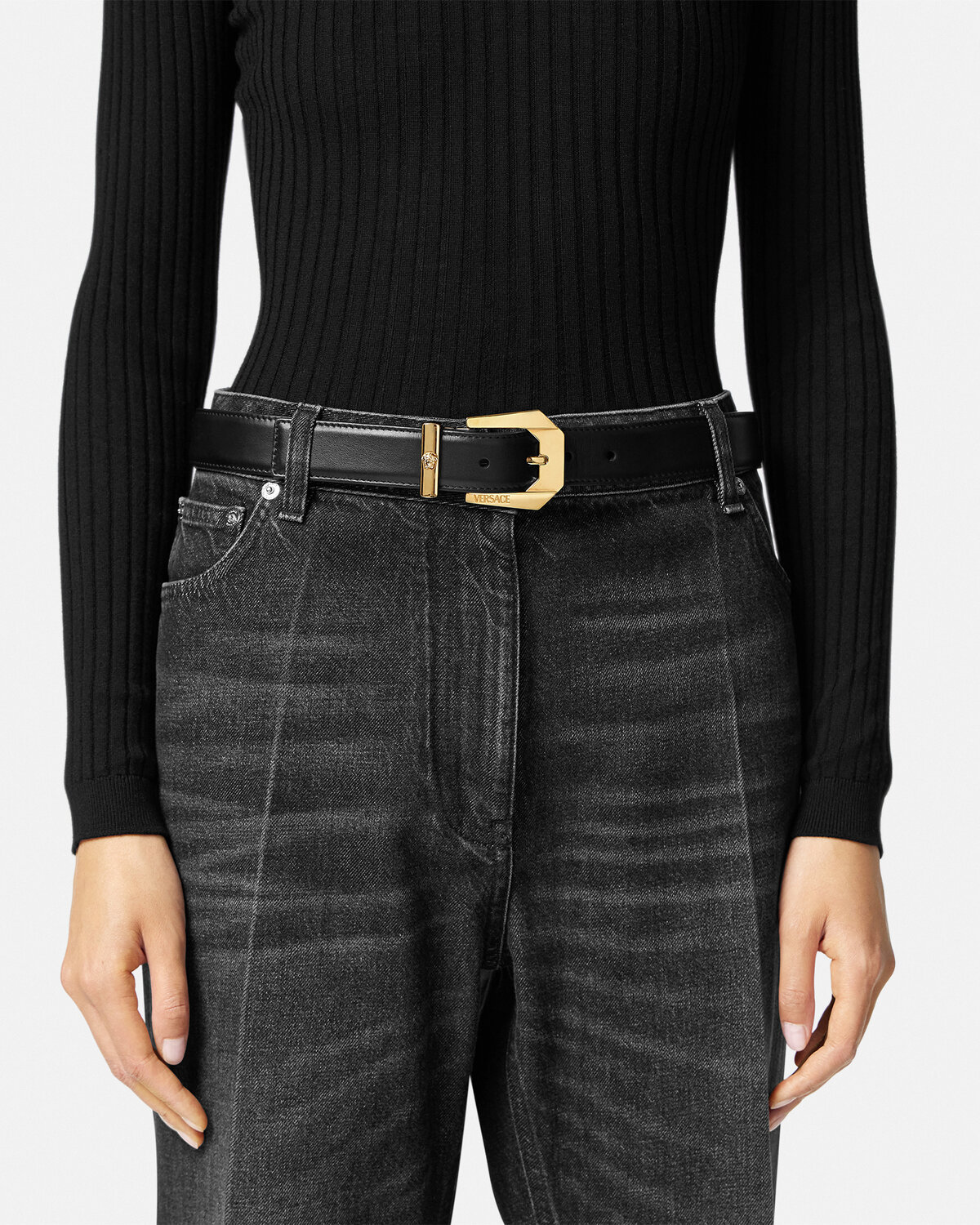 Versace Medusa-plaque Buckle Leather Belt In Black