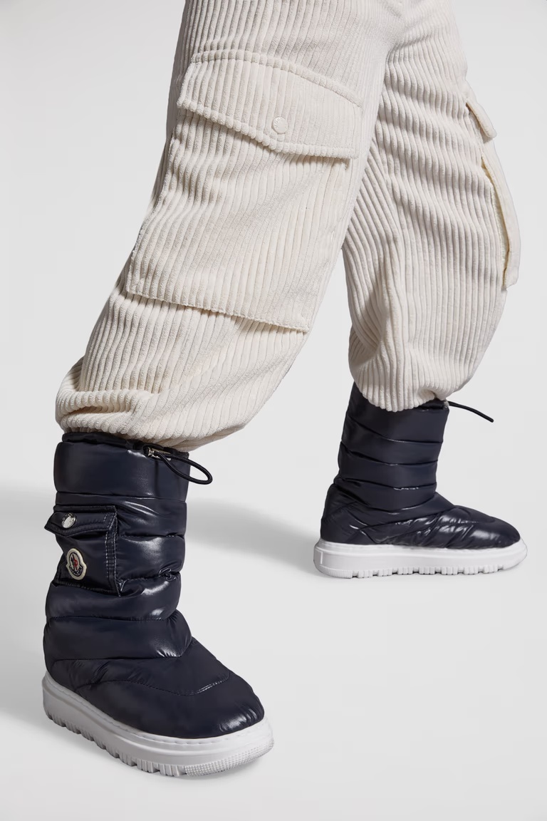 Moncler Logo Patch Padded Snow Boots In Blue