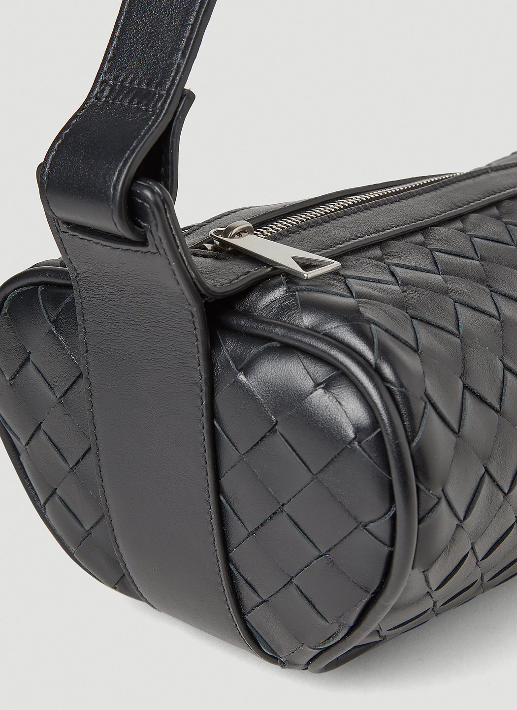 Bottega Veneta Knitted Cross-body Bag In Black