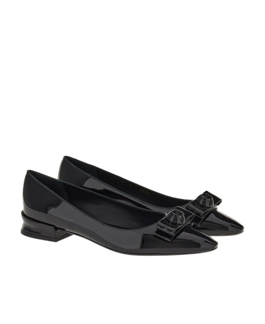 Ferragamo Vara Bow Leather Ballerina Shoes In Black