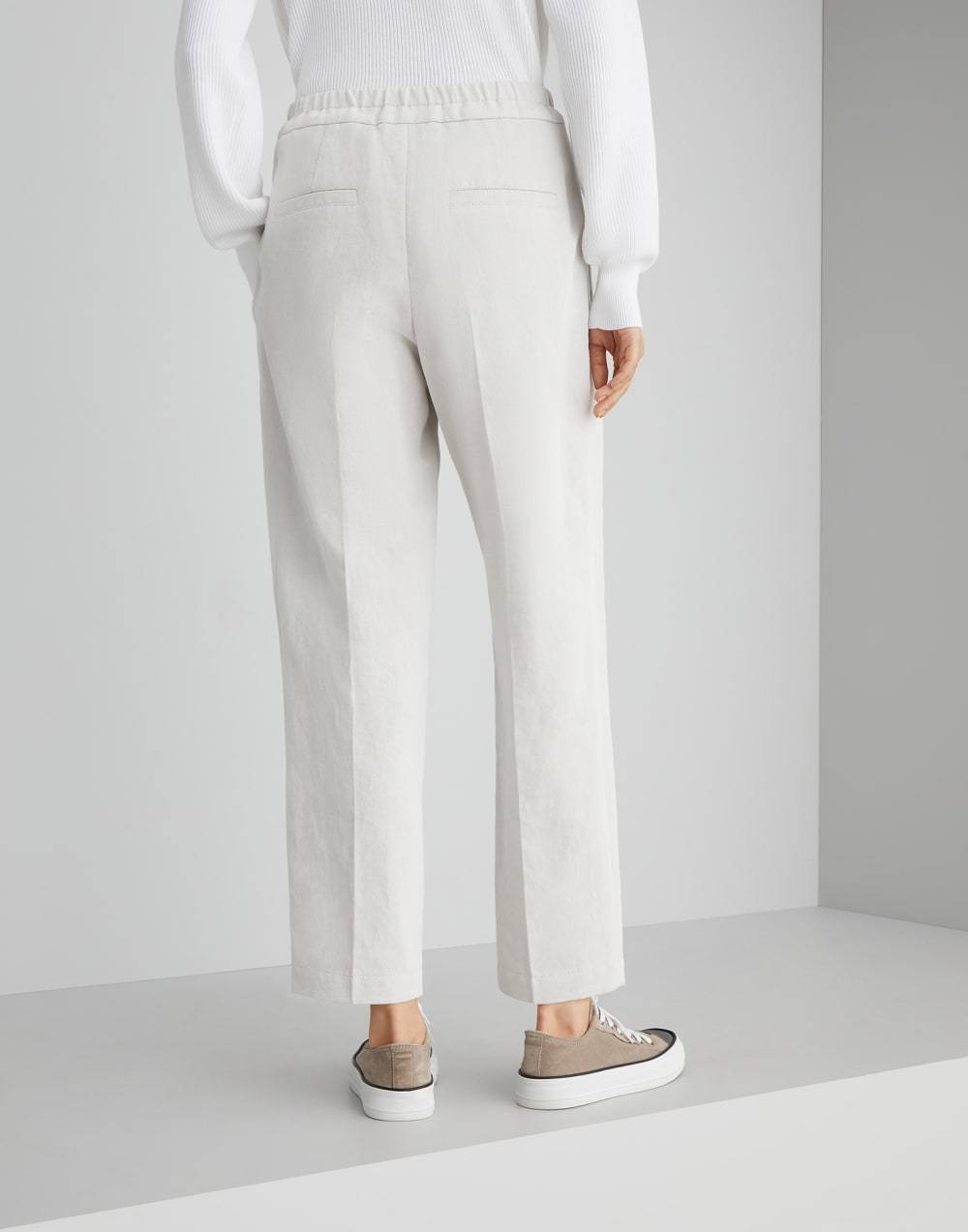 Brunello Cucinelli Relaxed-fit Trousers With High Waist And Drawstring Closure In White