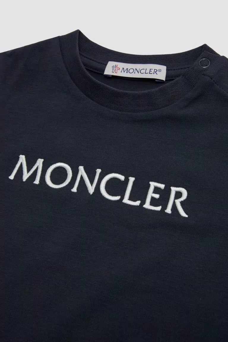 Moncler Embroidered Logo T-shirt In Blue
