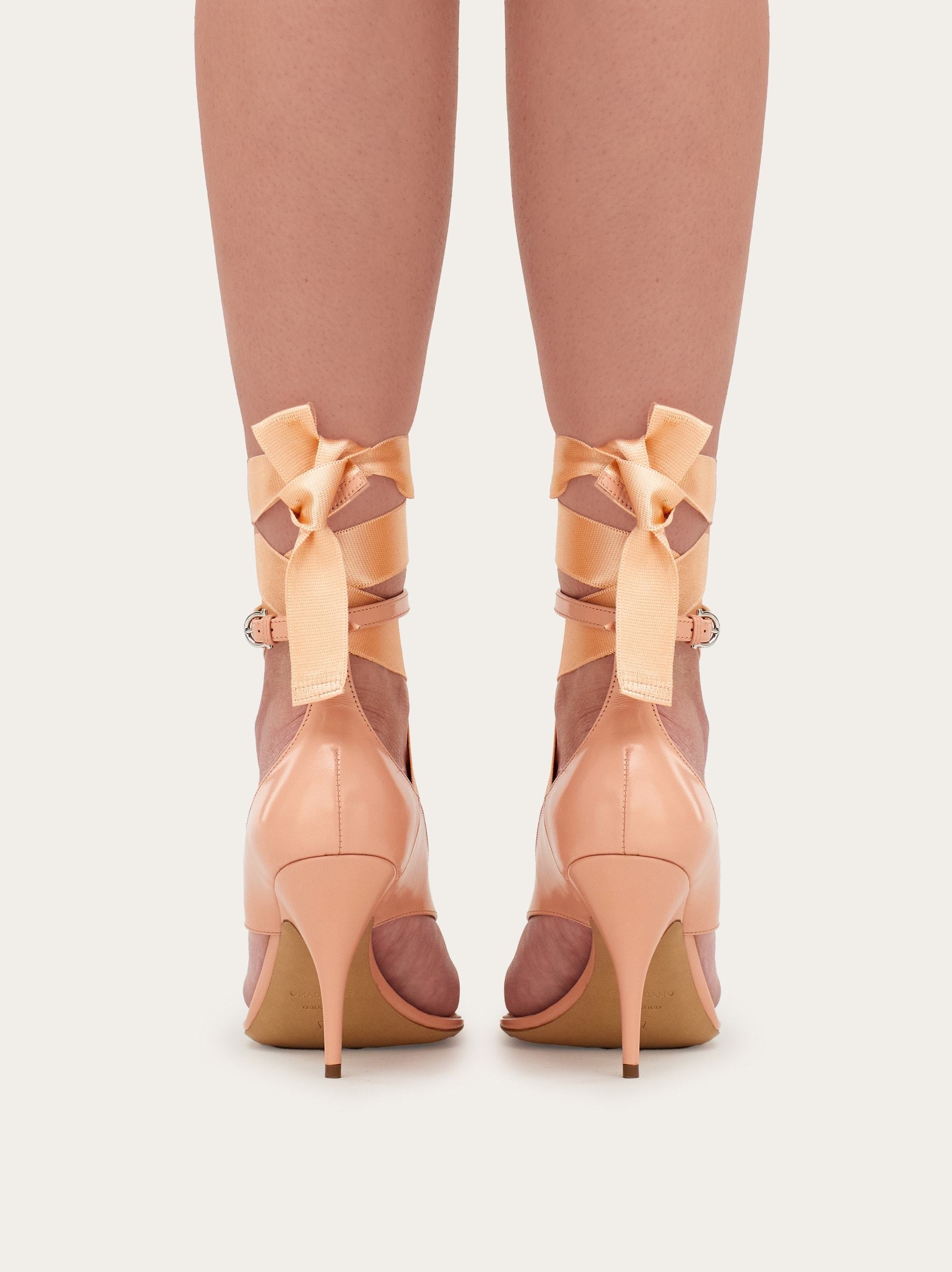 Ferragamo Leather Leliu 95 Thong Sandals With Bow Detail In Pink