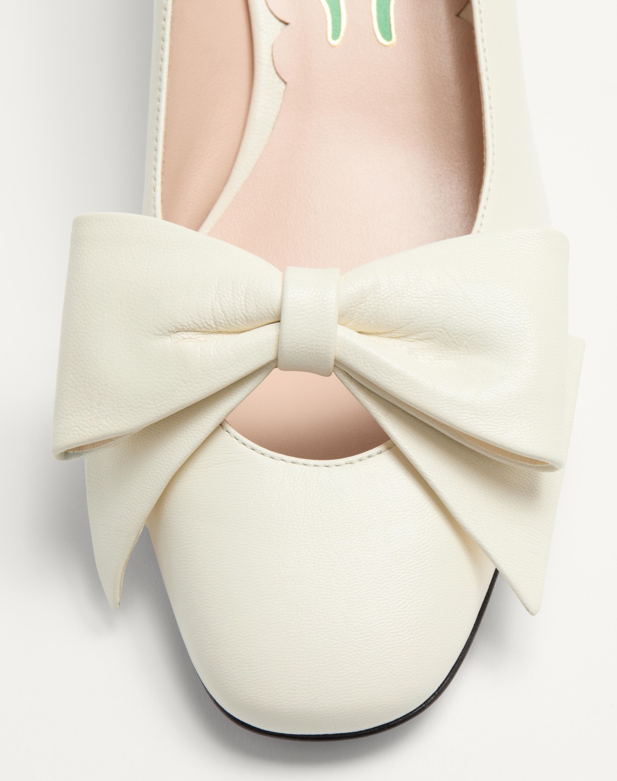 Shop Valentino Bowow Pump In Kidskin 45mm In White
