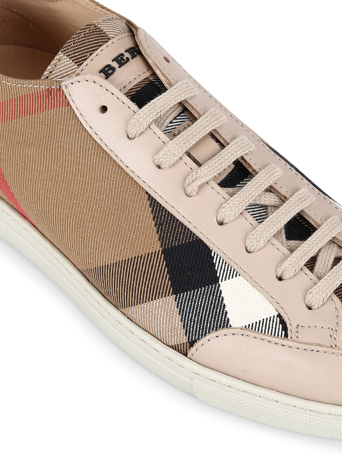 Burberry Checkered Leisure Sports Shoes In Nude