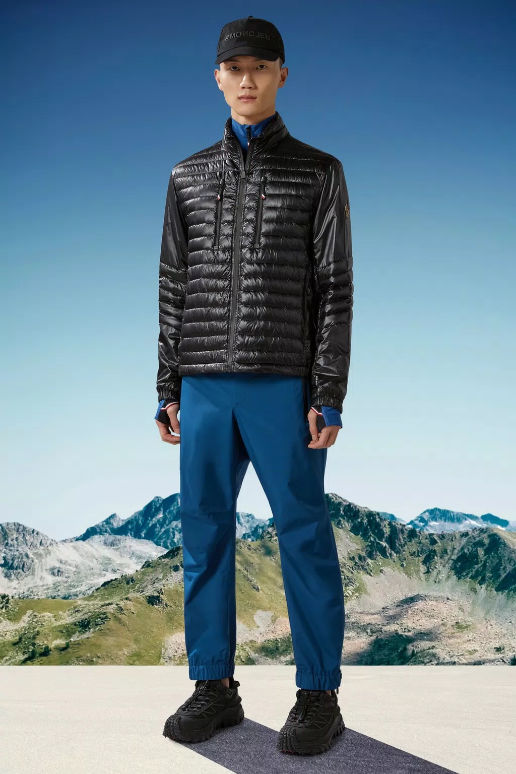 MONCLER MONCLER GRENOBLE PONTAIX SHORT DOWN JACKET