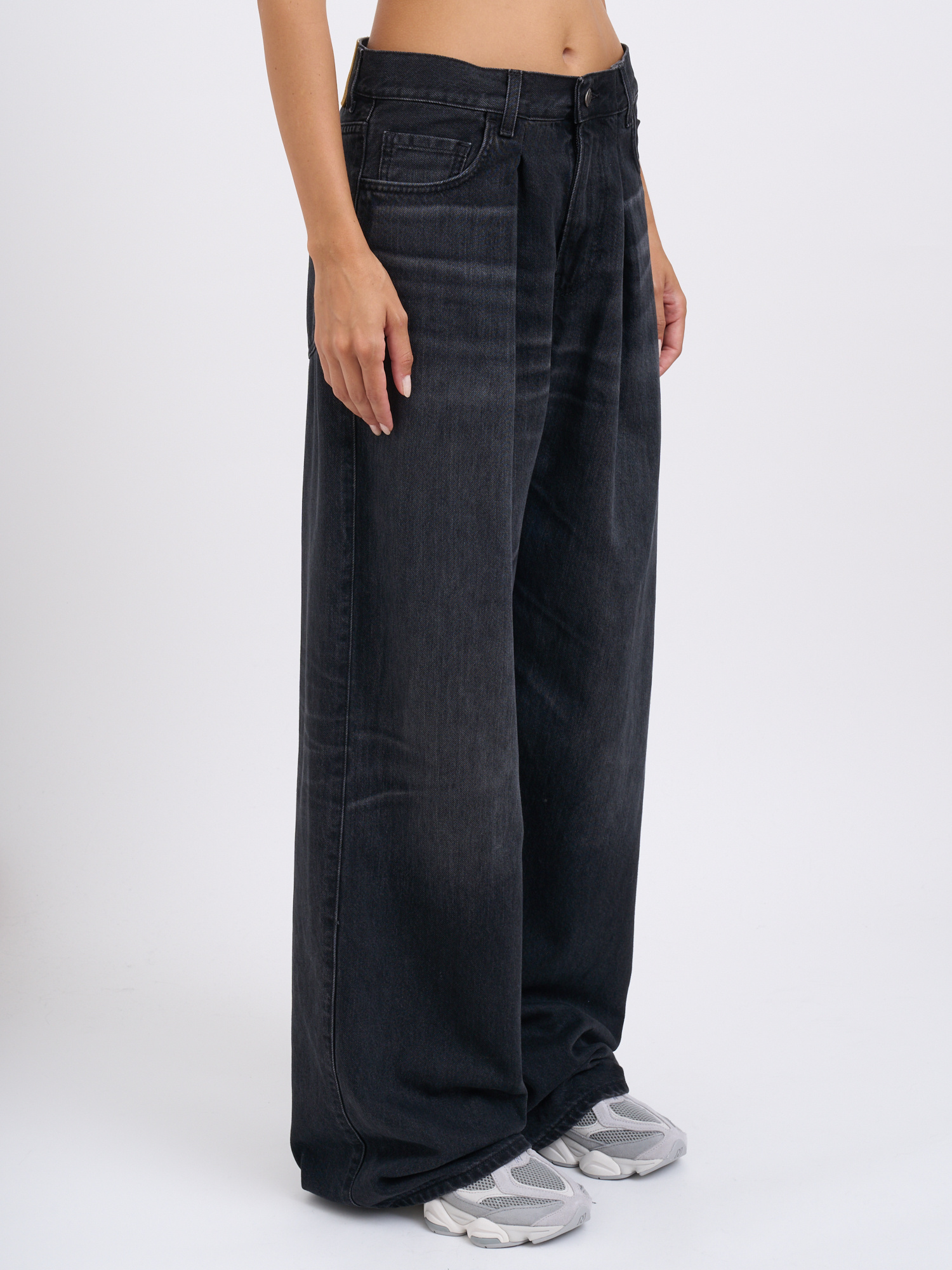 Haikure Wide-leg Jeans In Black