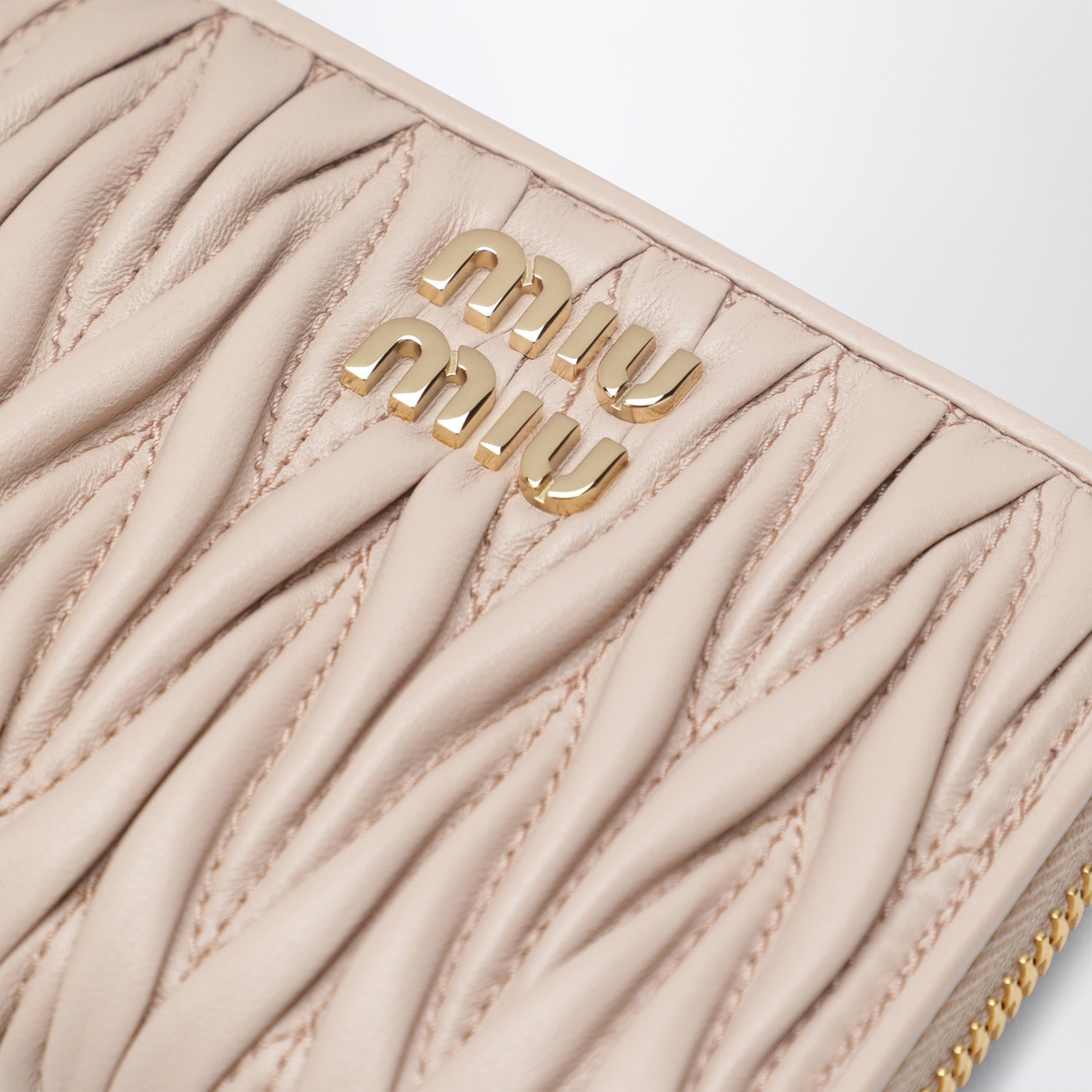 Miu Miu Zipper Wallet In Brown